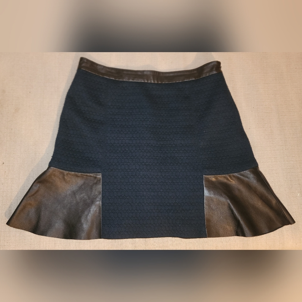 CLUB MONACO skirt with leather sides and waistband